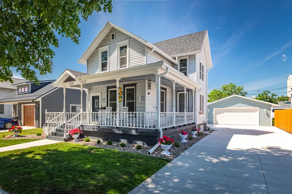 606 W 5th ST, Winona, MN 55987