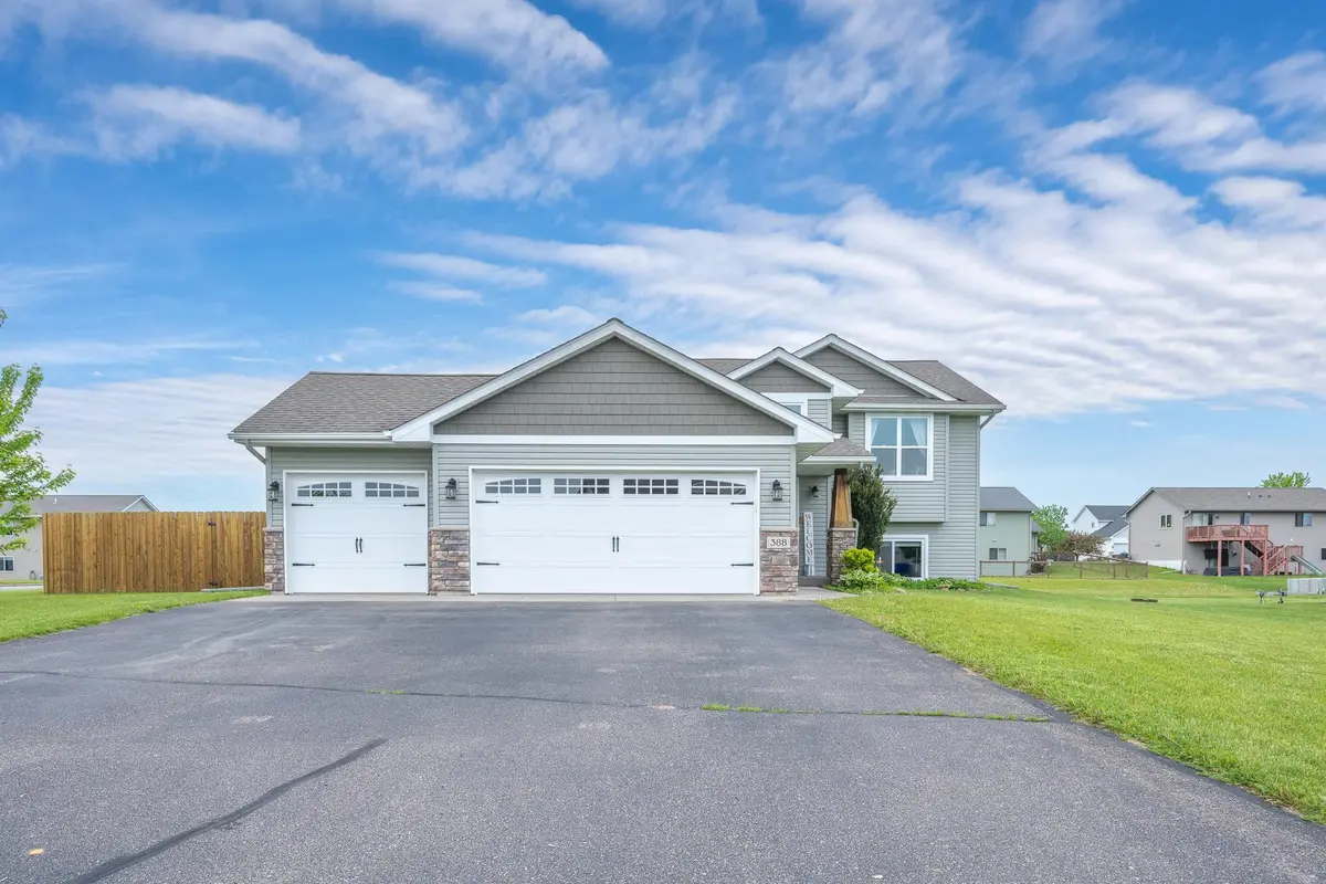 388 Dakota AVE, Roberts, WI 54023