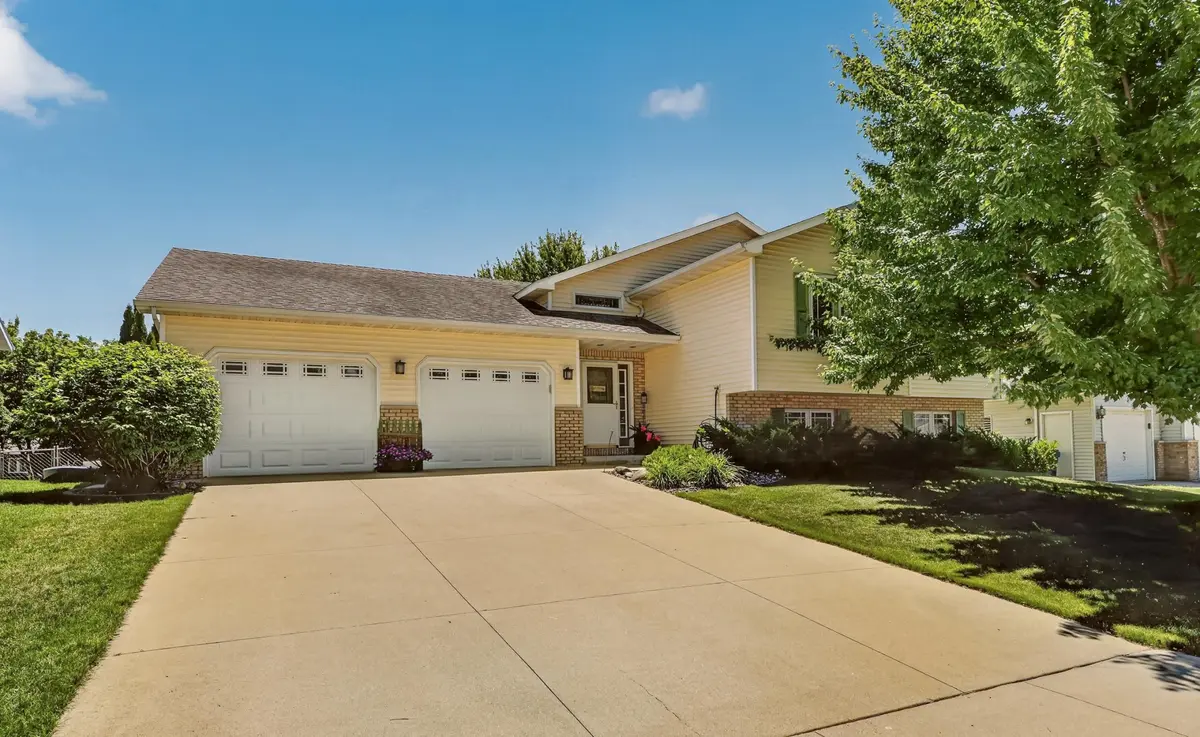 4462 Durham LN NW, Rochester, MN 55901