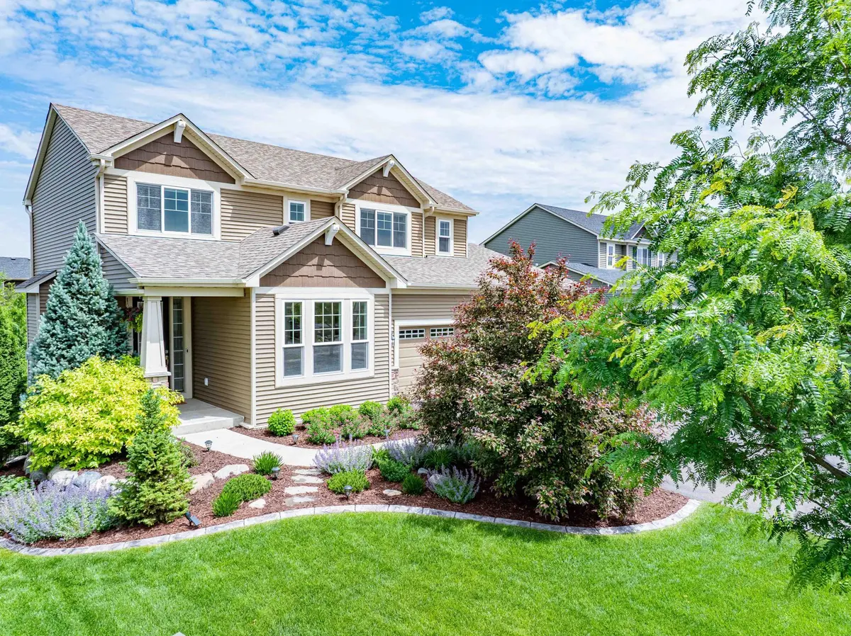 1206 Crosswinds WAY, Waconia, MN 55387