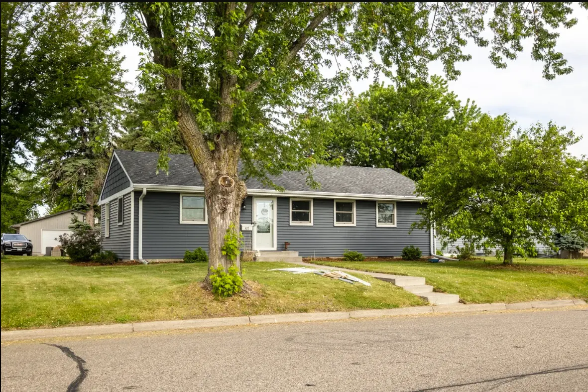 417 6th AVE NE, Osseo, MN 55369