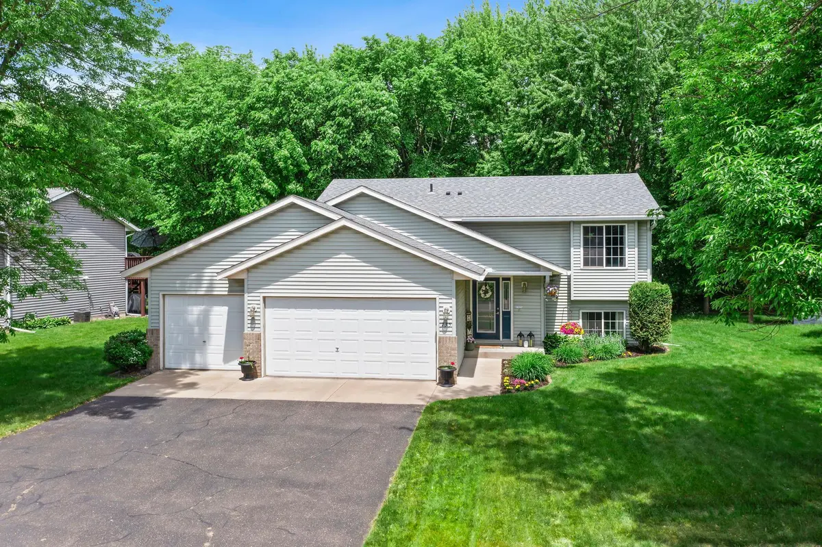735 Marigold DR, Cambridge, MN 55008