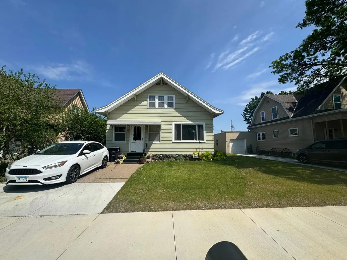 412 4th ST NE, Little Falls, MN 56345