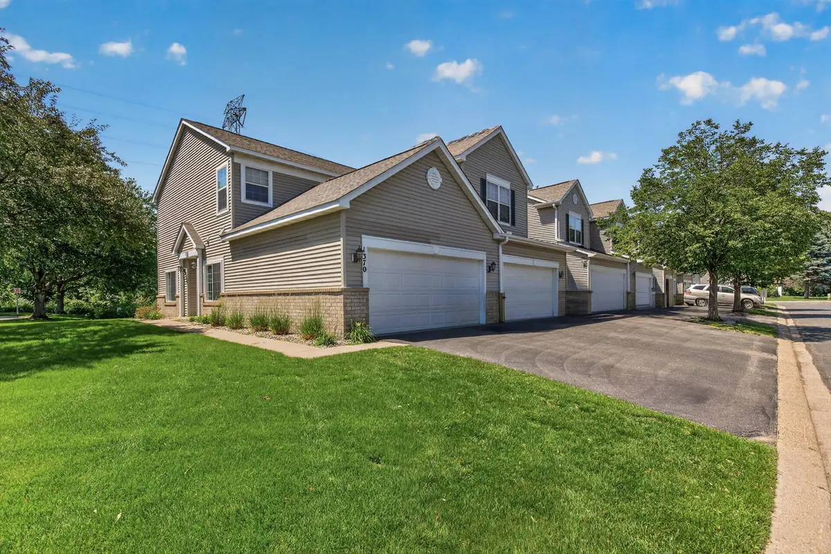 1370 Preston LN, Shakopee, MN 55379