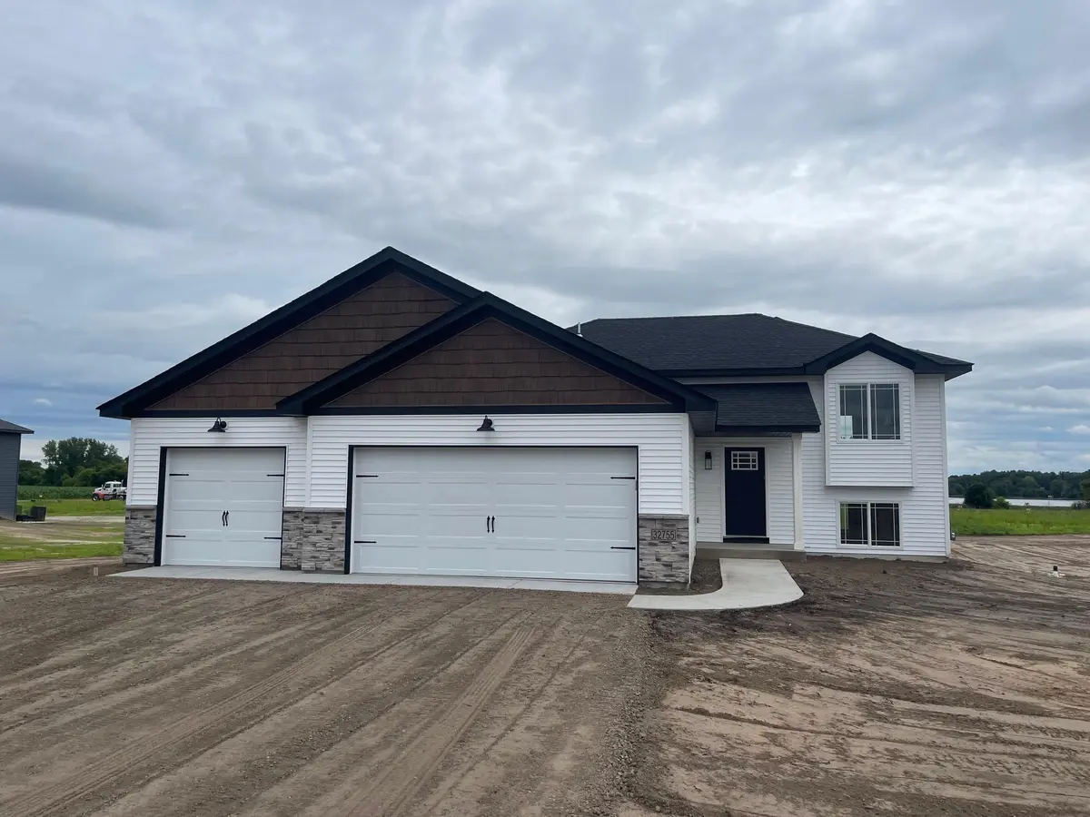 2514 341st AVE NW, Cambridge, MN 55008