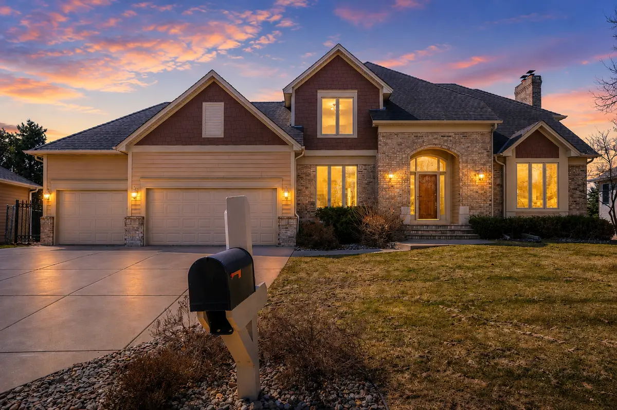 7628 Auto Club CIR, Bloomington, MN 55438