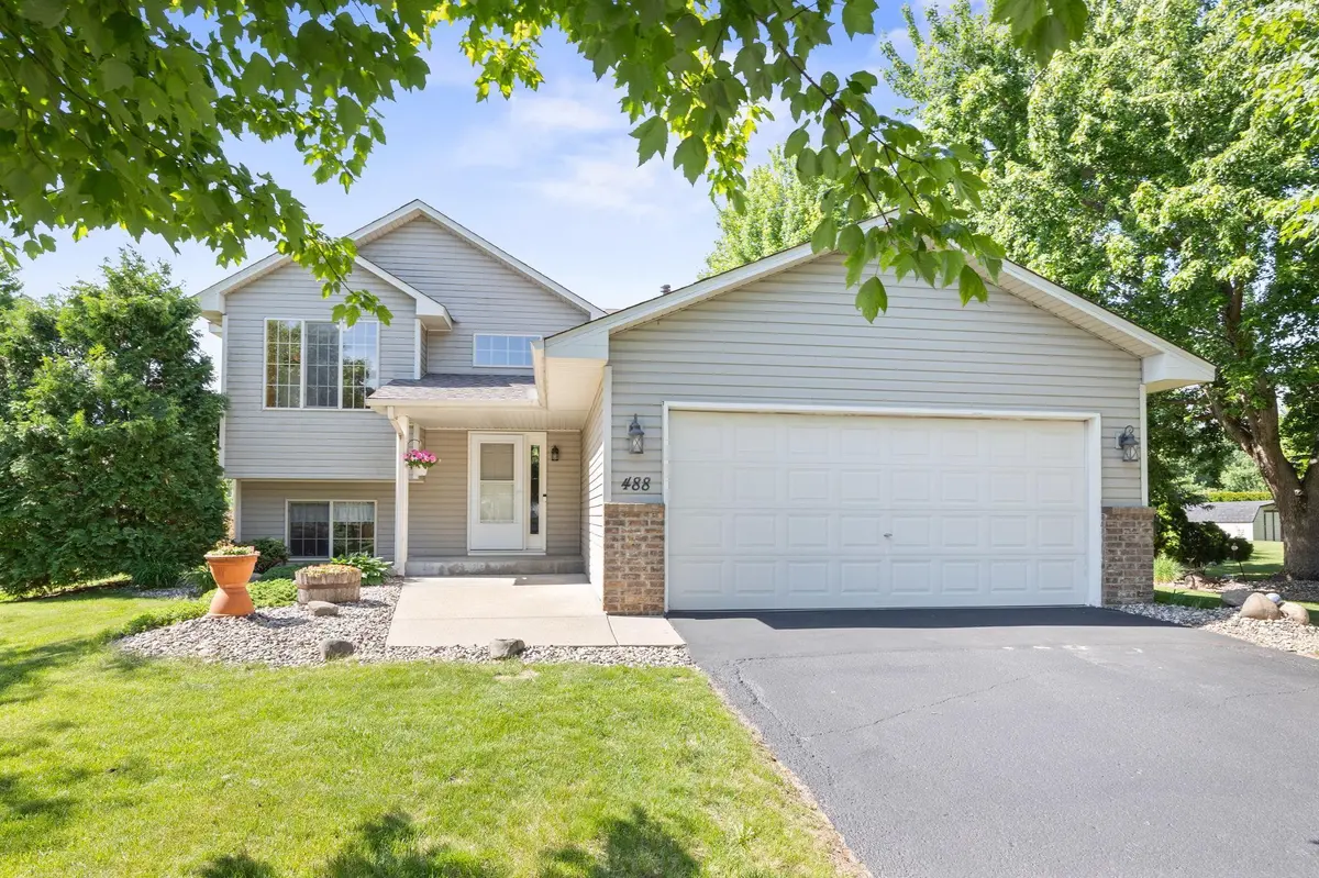 488 Thomas AVE, Shakopee, MN 55379