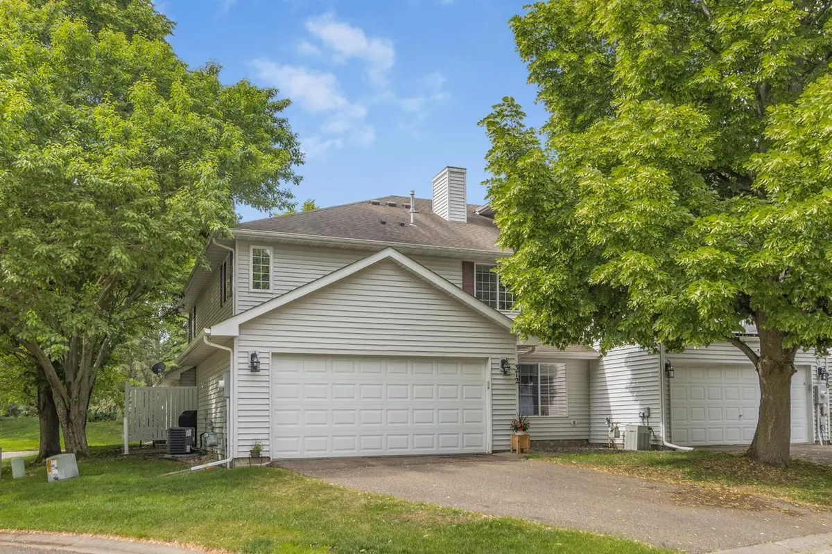 372 Gironde CT, Woodbury, MN 55125