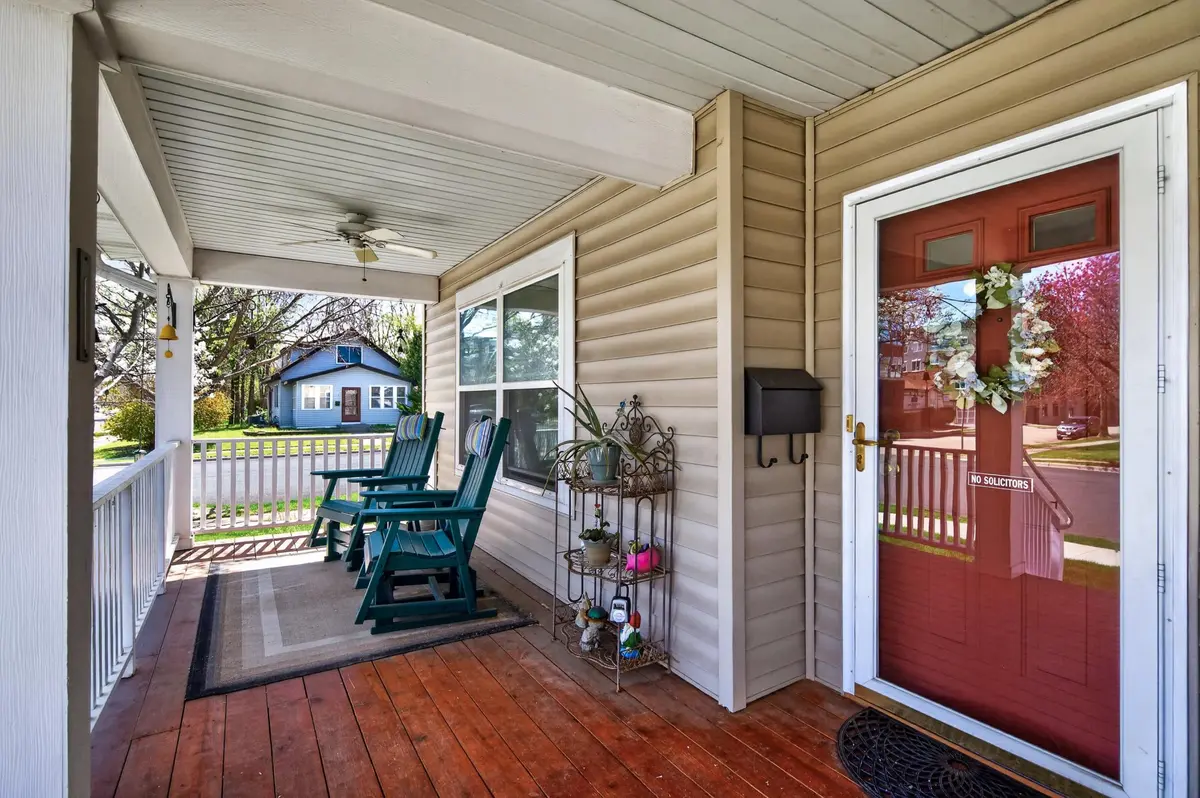 601 1st AVE NW, Osseo, MN 55369