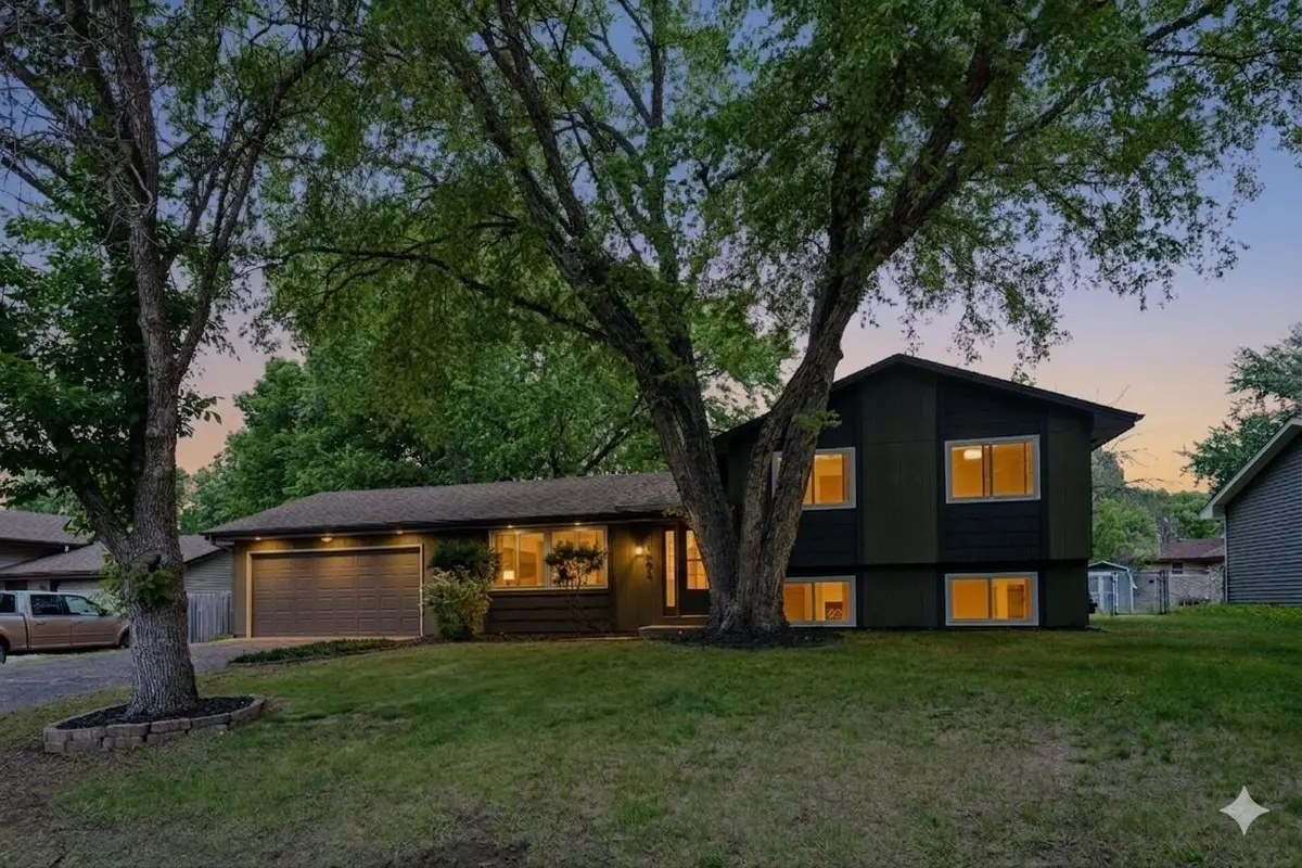 1083 126th LN NE, Blaine, MN 55434