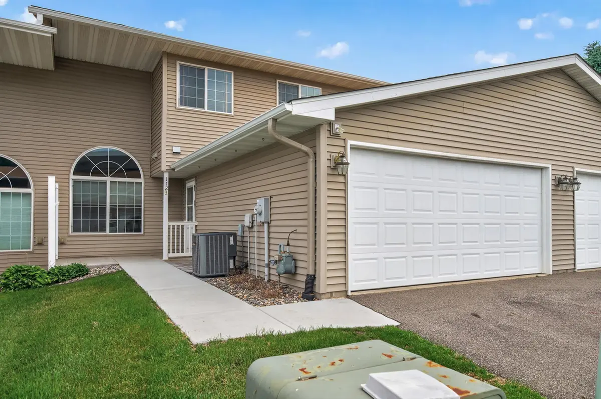 1123 Ridgestone PL, Buffalo, MN 55313