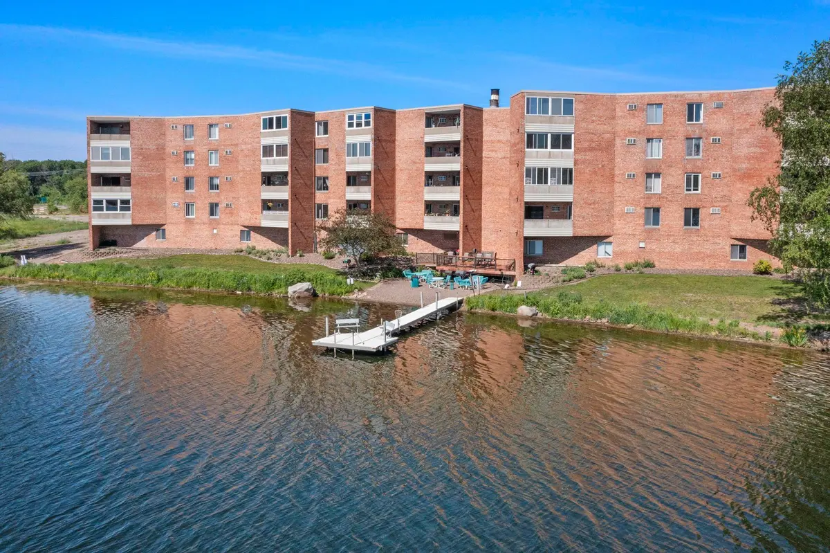 329 Geneva AVE N #204, Oakdale, MN 55128