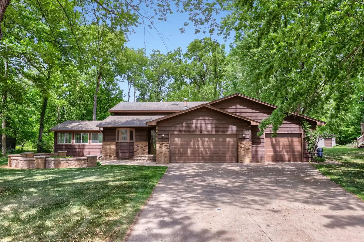 26170 Galen DR, Wyoming, MN 55092