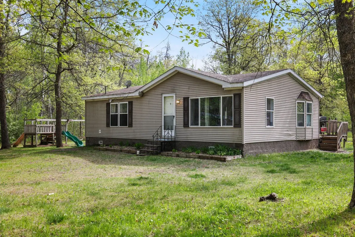 94886 Sunset LN, Moose Lake, MN 55767