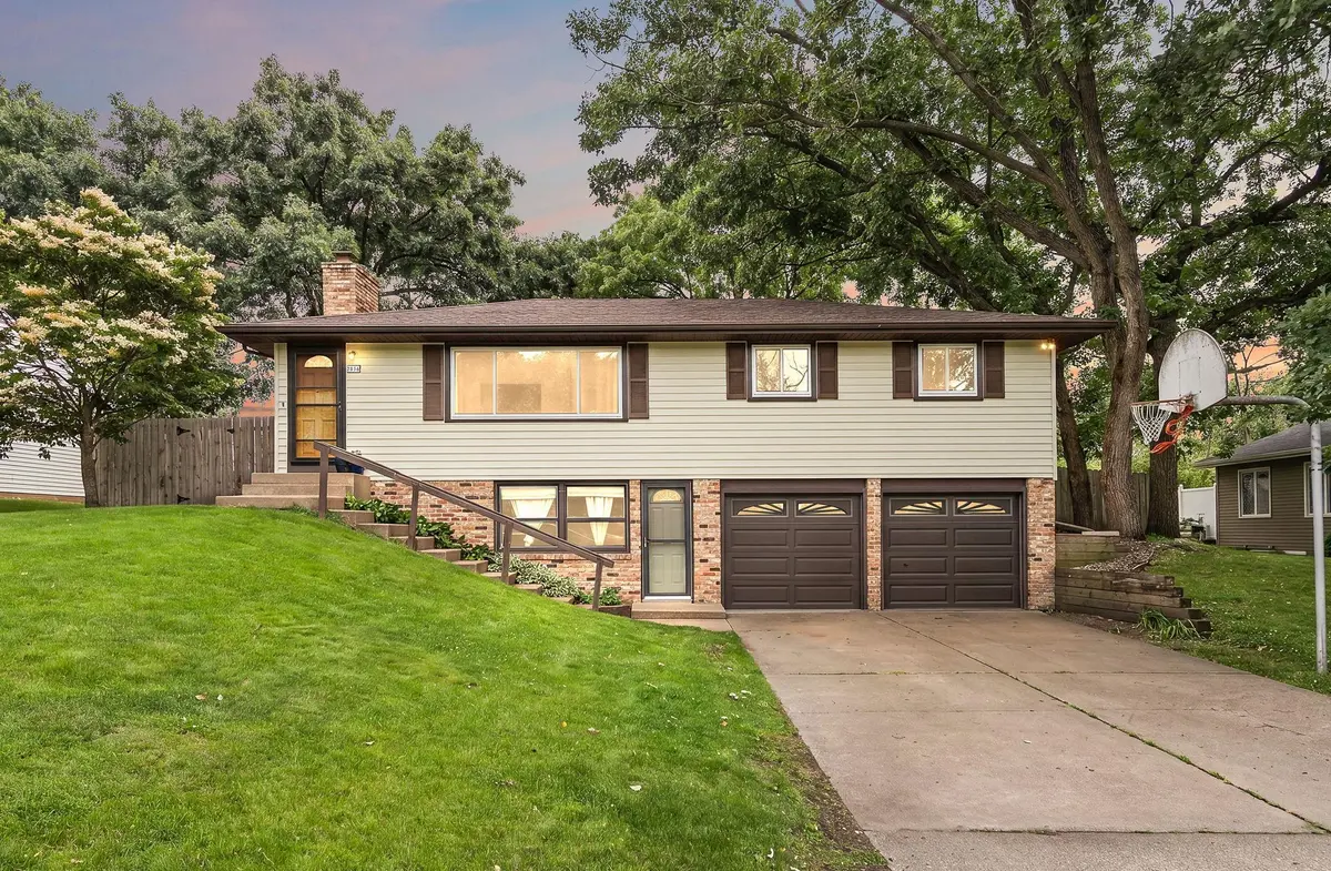2836 121st LN NW, Coon Rapids, MN 55433
