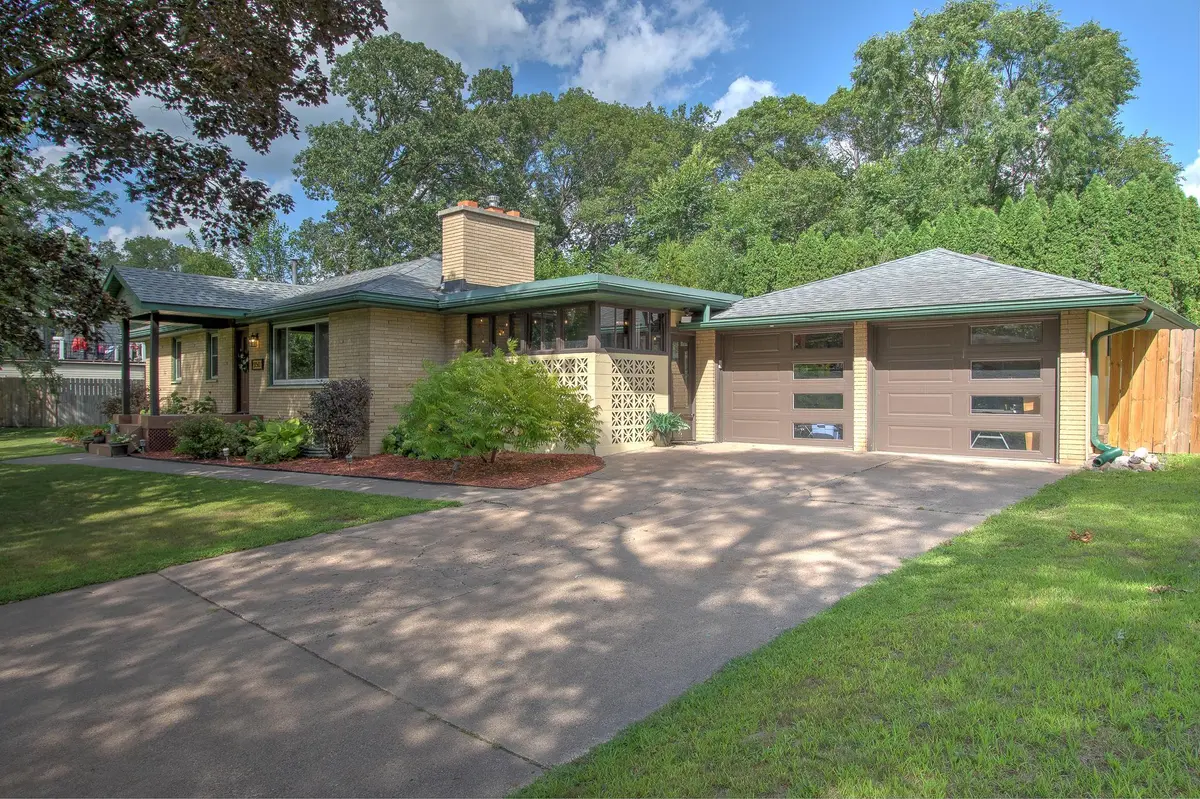 2850 Holly ST S, Cambridge, MN 55008