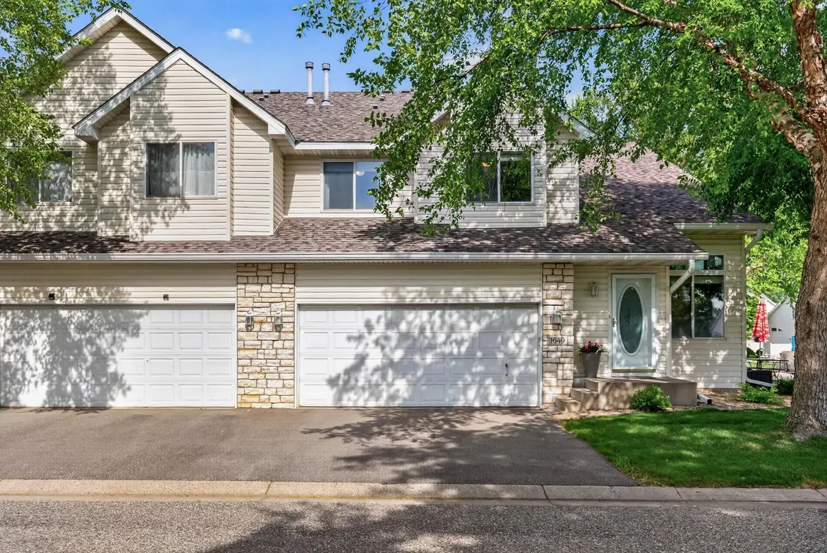 1649 Hamilton LN, Shakopee, MN 55379