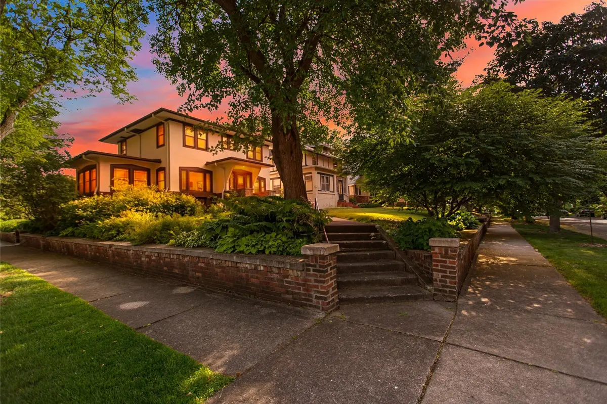 2122 Carroll AVE, Saint Paul, MN 55104