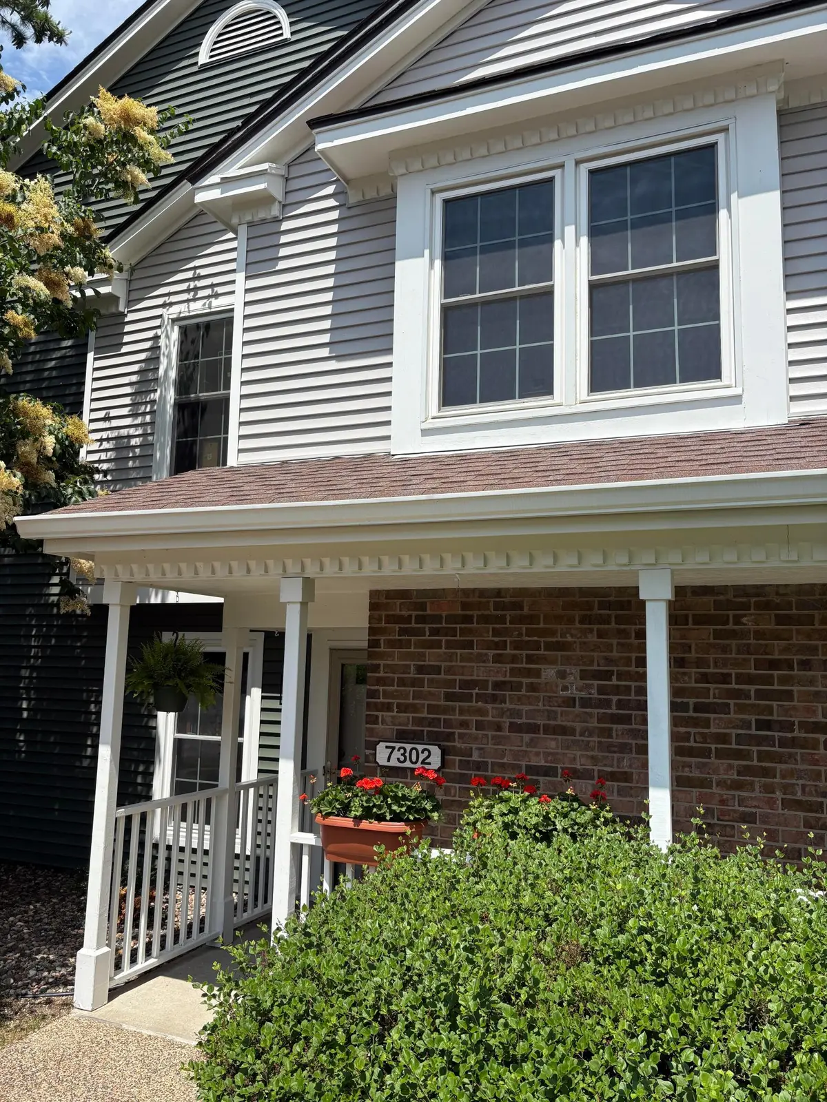 7302 W 110th ST, Bloomington, MN 55438