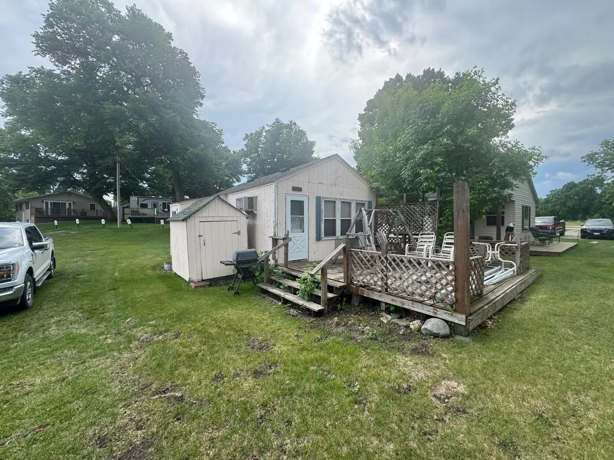 1206 E Lake ST, Osakis, MN 56360