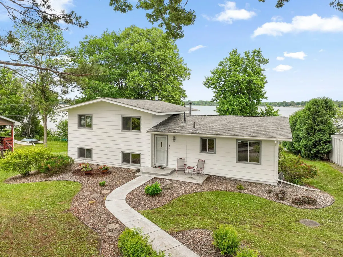11935 Oak ST, Chisago City, MN 55013