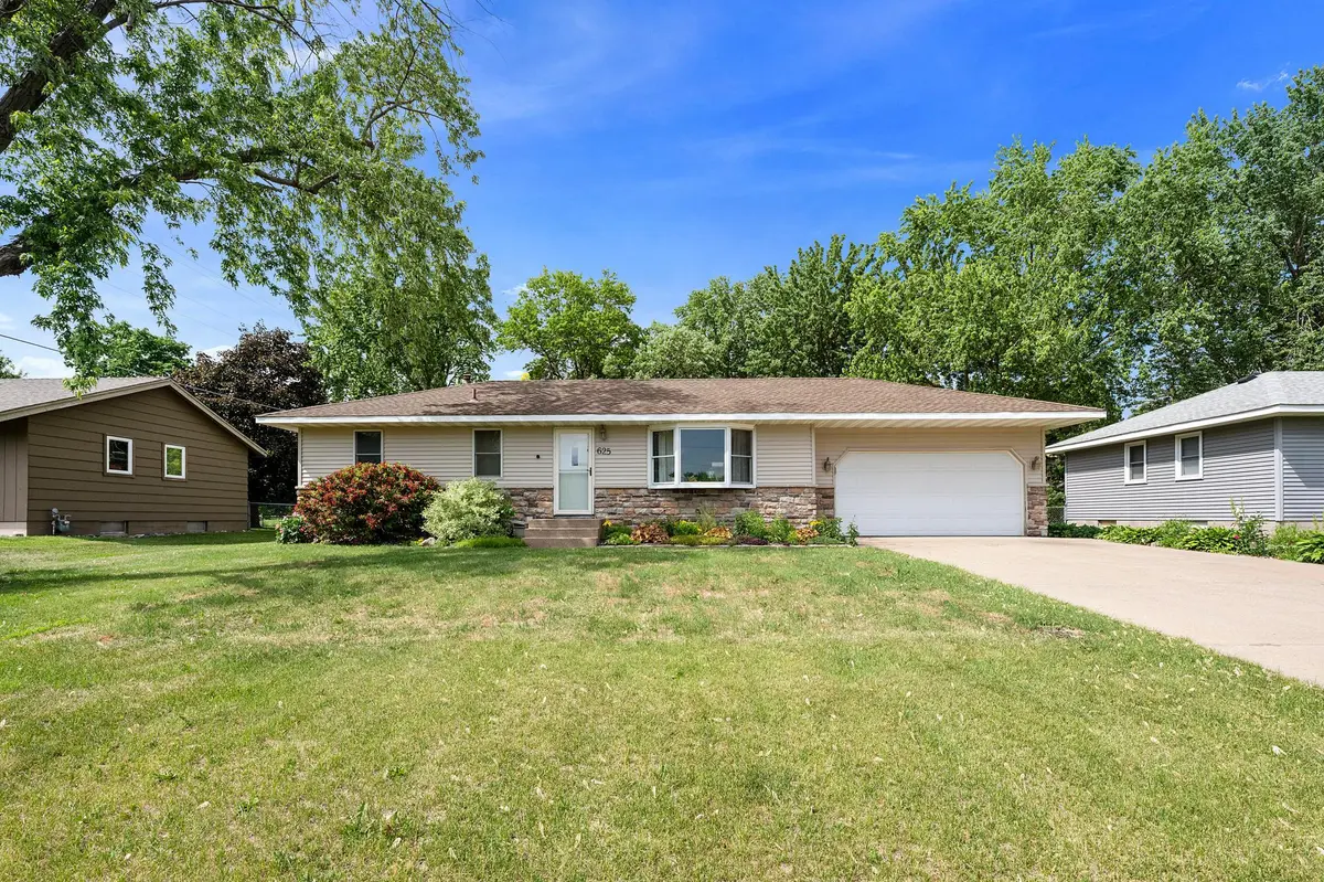 625 119th AVE NE, Blaine, MN 55434
