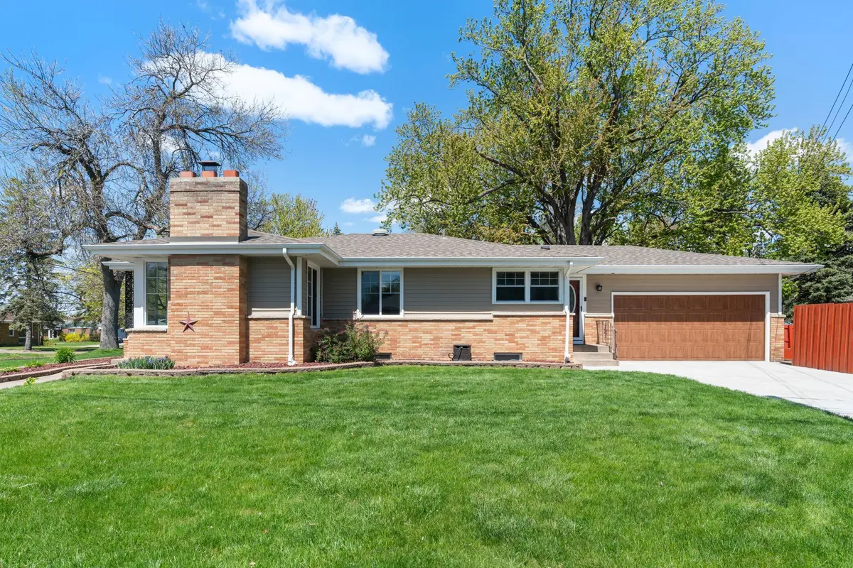 4600 France AVE N, Robbinsdale, MN 55422