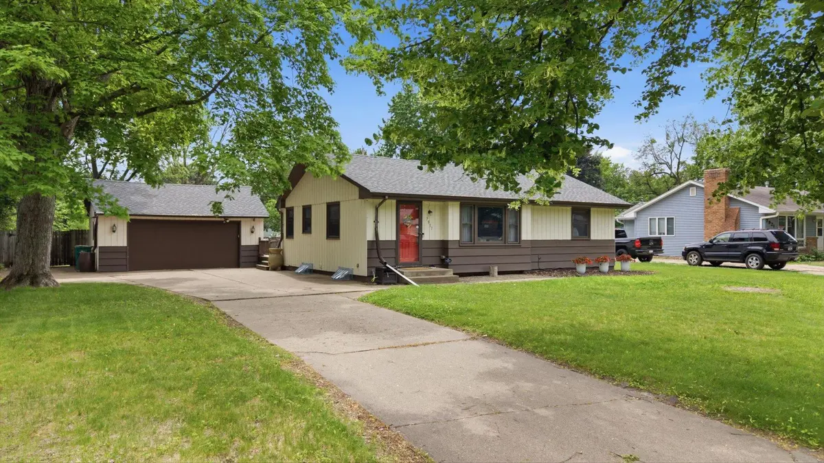 7911 59 1/2 AVE N, New Hope, MN 55428