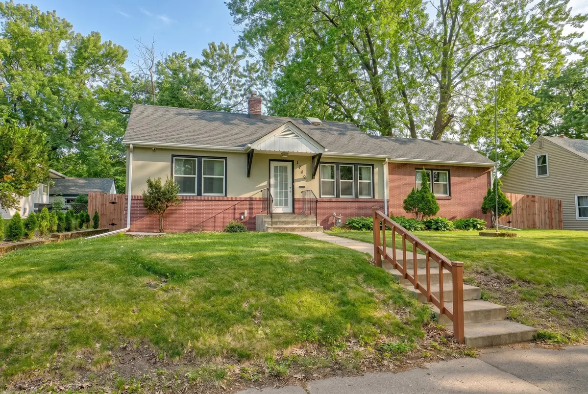 1742 Nevada AVE E, Saint Paul, MN 55106