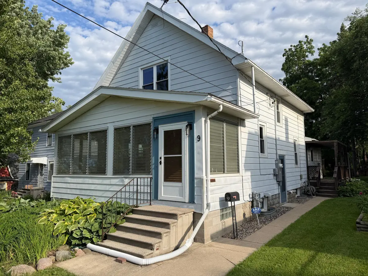 9 1st ST SE, Faribault, MN 55021