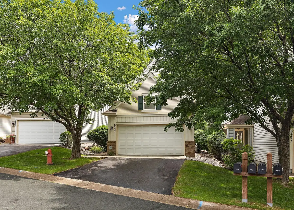 8727 N Bay DR, Chanhassen, MN 55317