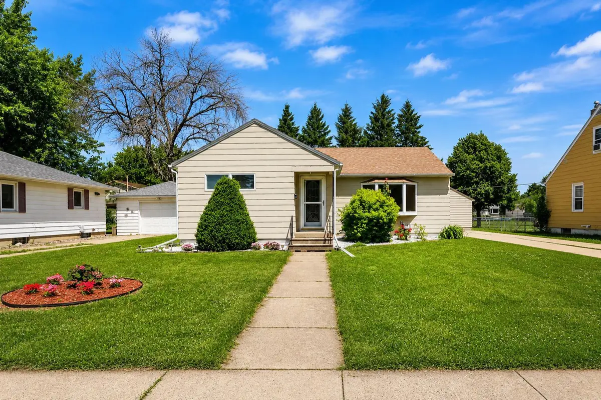 2007 2nd AVE SE, Austin, MN 55912