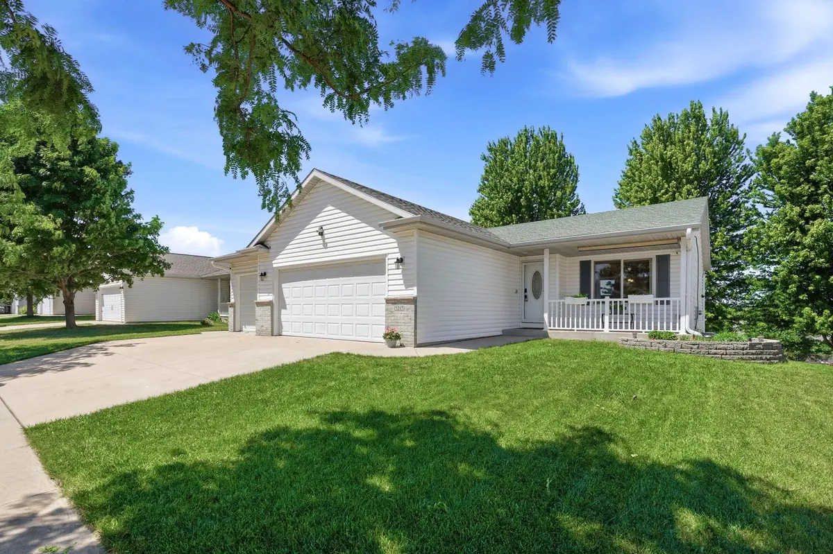 5217 King Arthur DR NW, Rochester, MN 55901