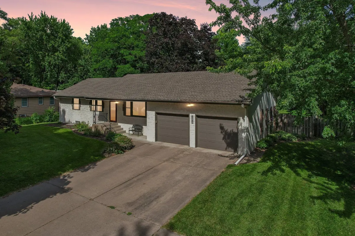 8727 Baltimore ST NE, Blaine, MN 55449