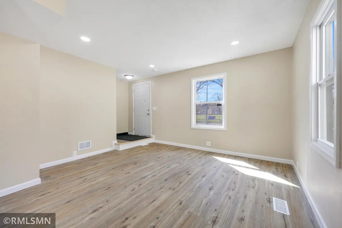 853 Conway ST, Saint Paul, MN 55106