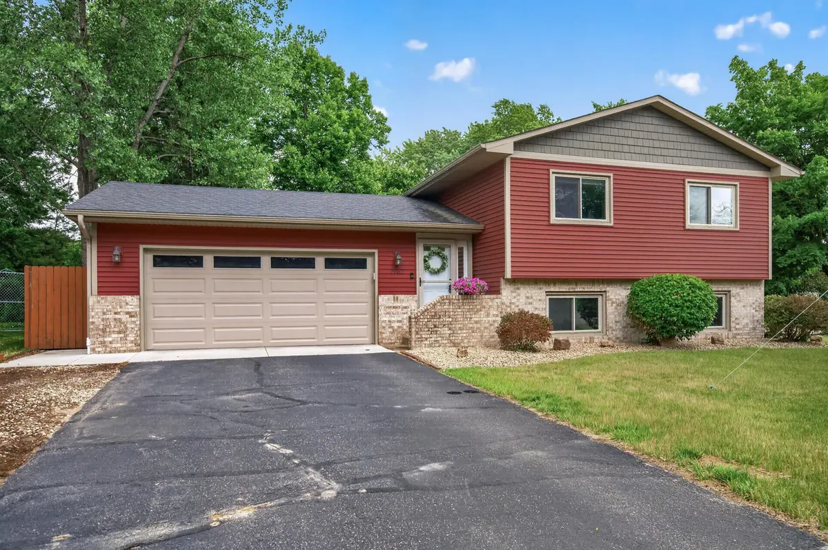 7062 2nd AVE, Lino Lakes, MN 55014