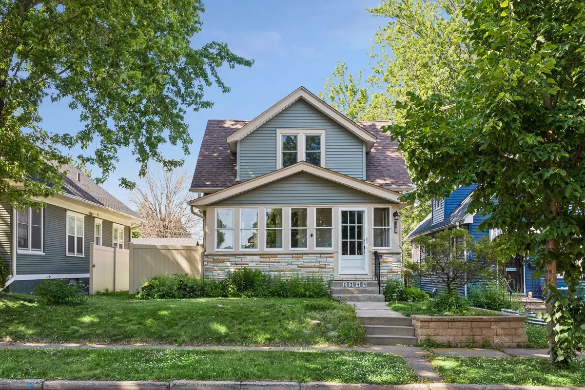 1249 6th ST E, Saint Paul, MN 55106
