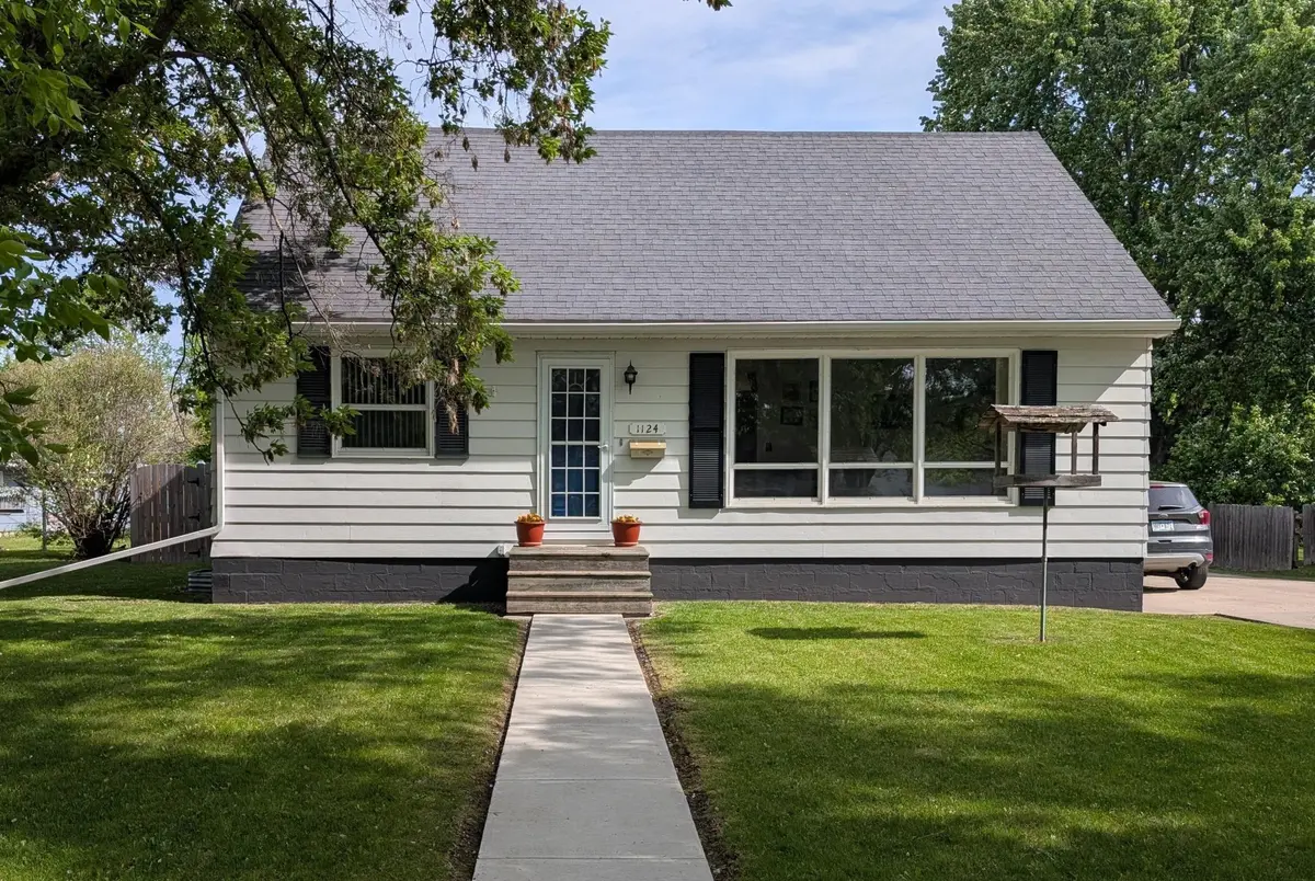 1124 8th ST, International Falls, MN 56649