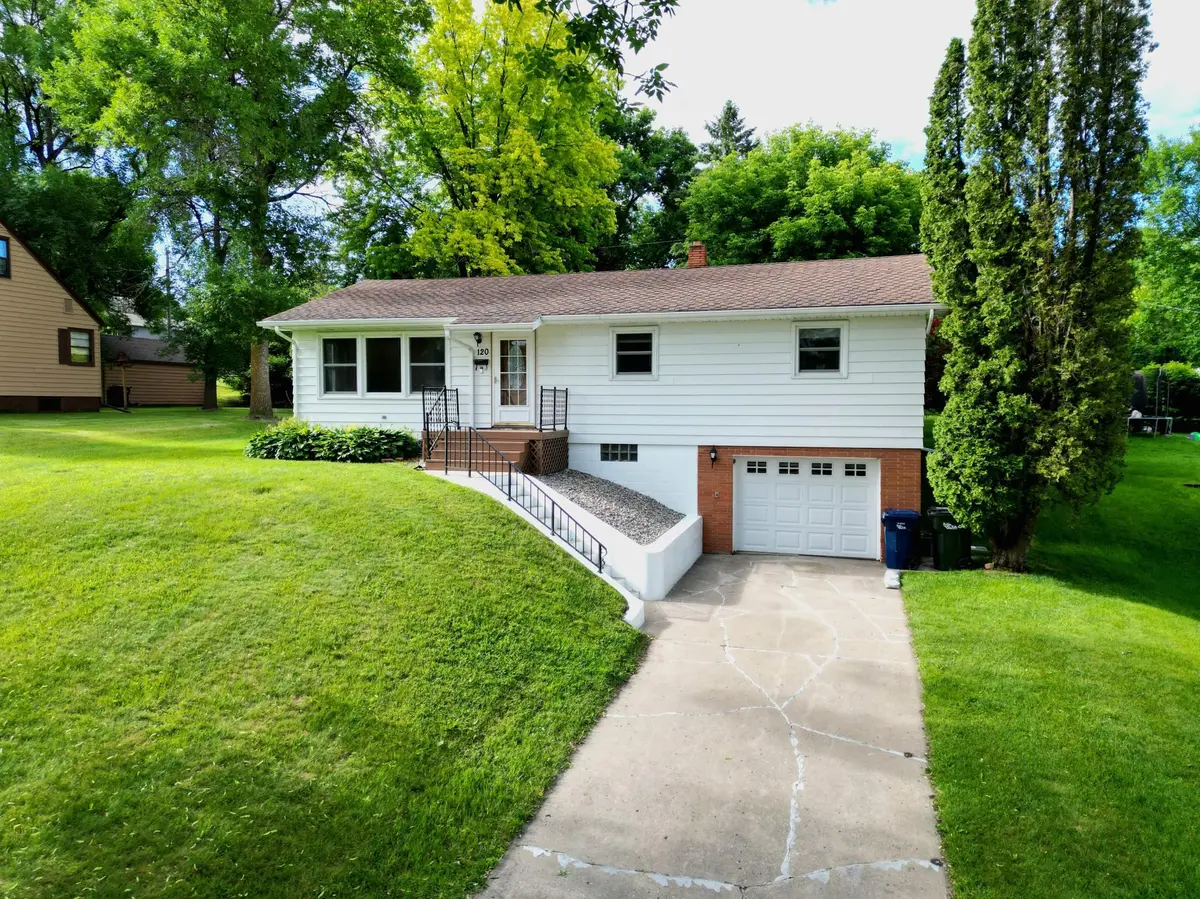 120 E Douglas AVE, Fergus Falls, MN 56537