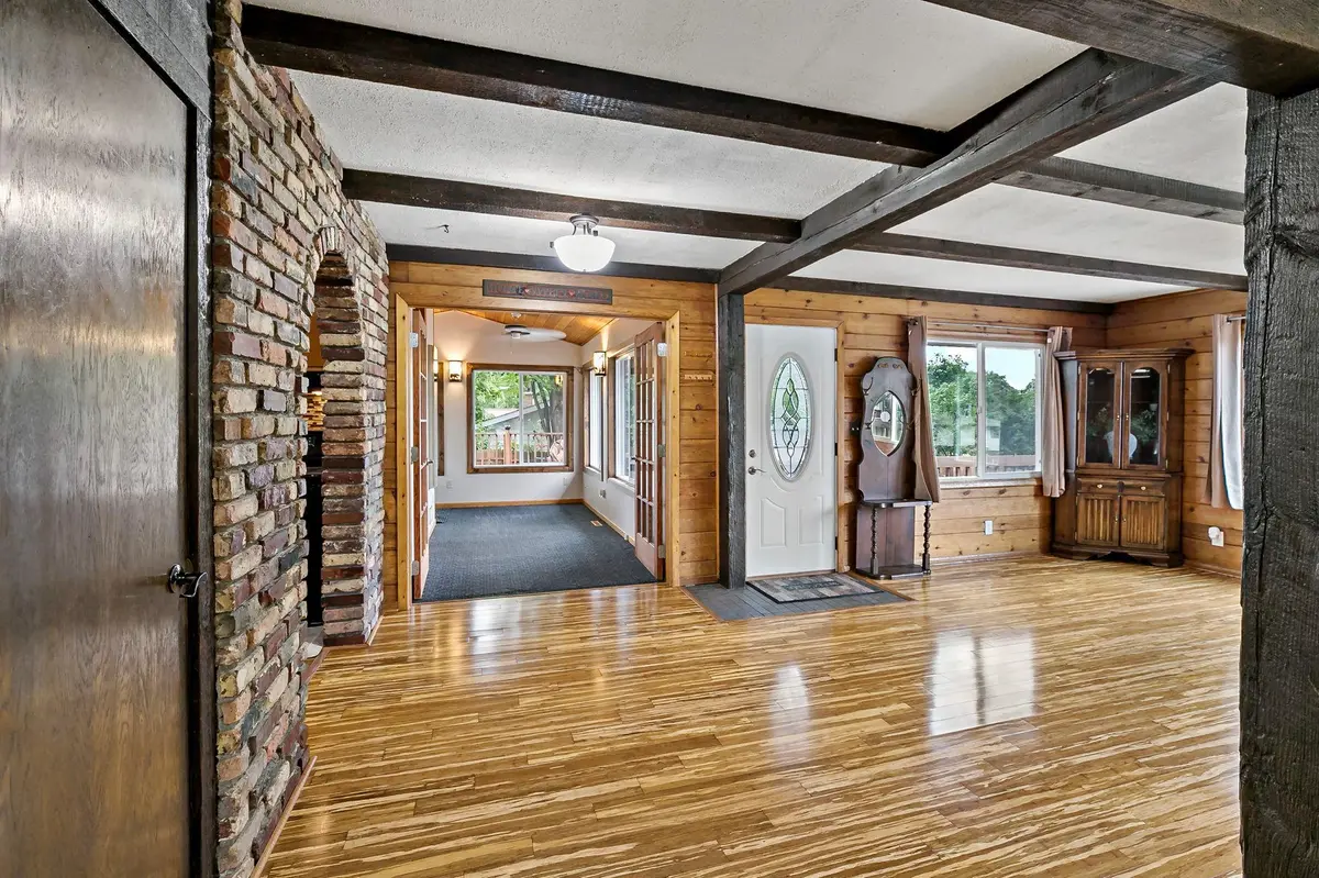 3870 Effress RD, White Bear Lake, MN 55110