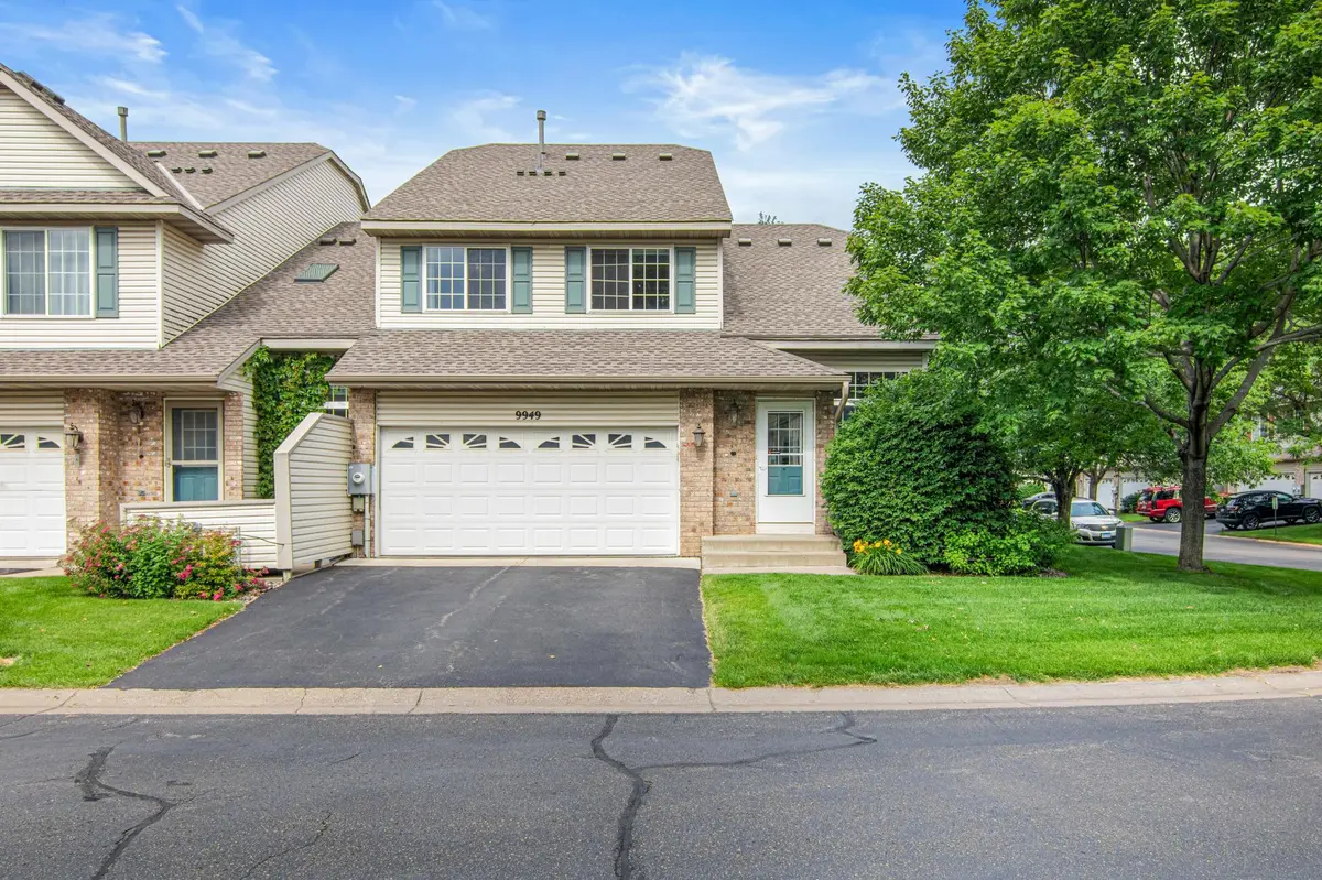 9949 Hamlet LN S, Cottage Grove, MN 55016