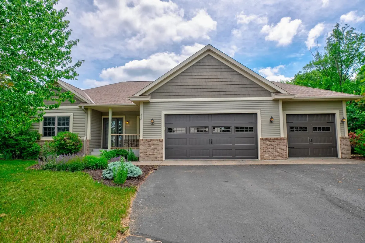 1340 Creekwood DR, New Richmond, WI 54017