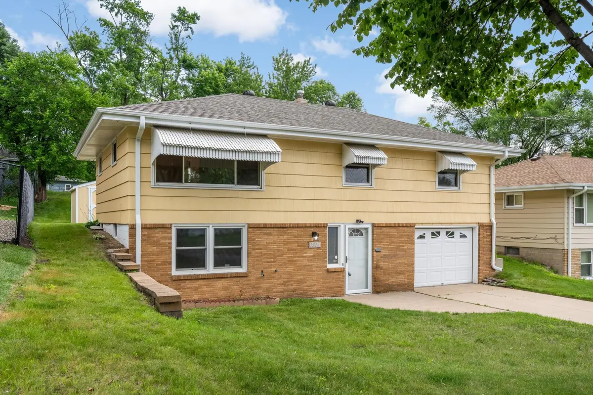 1218 Kent ST N, Saint Paul, MN 55117