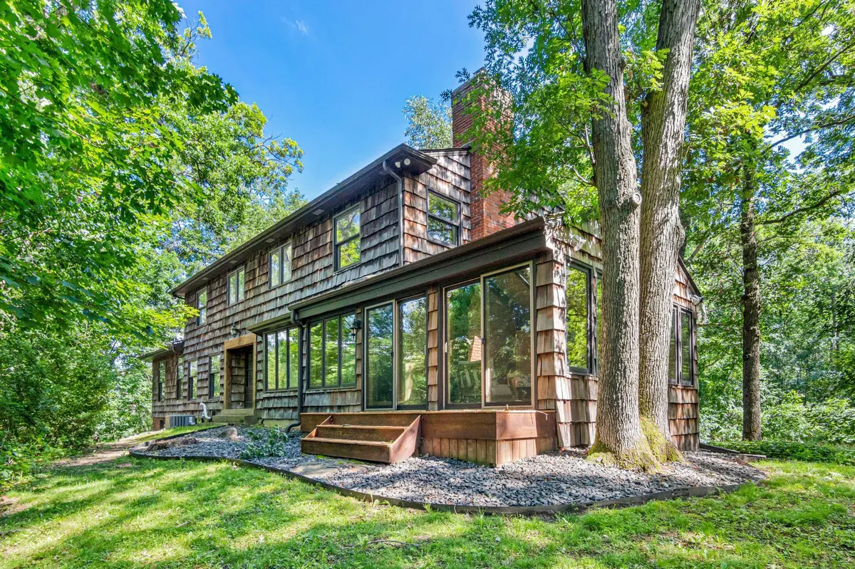 2 Crocus LN, North Oaks, MN 55127