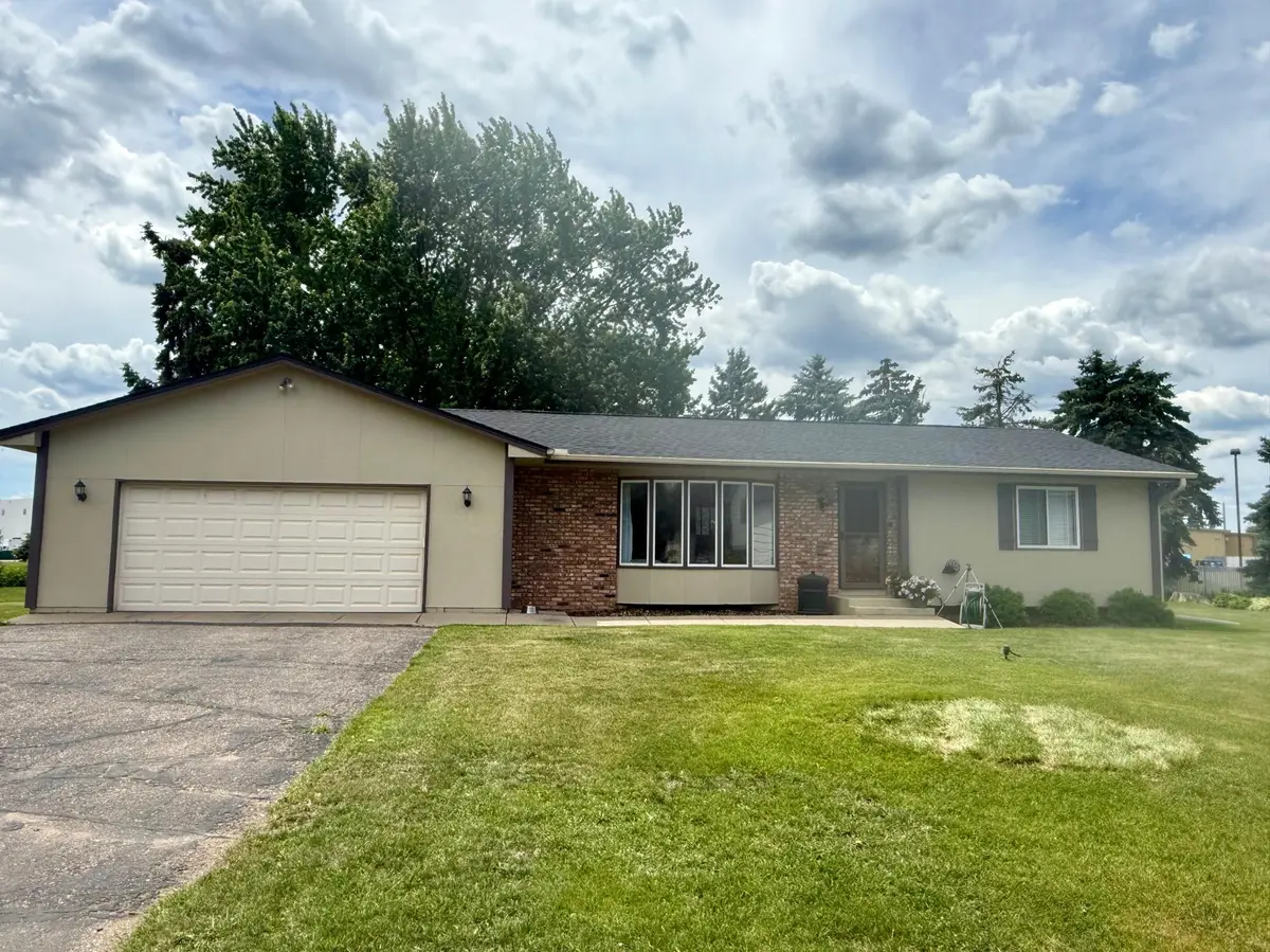 10855 95th AVE N, Maple Grove, MN 55369