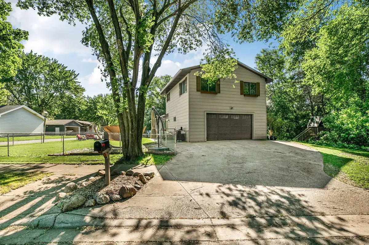 300 7th AVE S, Cold Spring, MN 56320