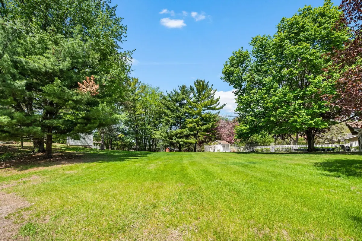 1125 Oakview LN N, Plymouth, MN 55441