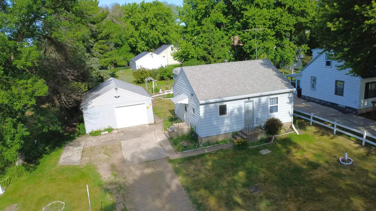 105 Fenton AVE, Albert Lea, MN 56007