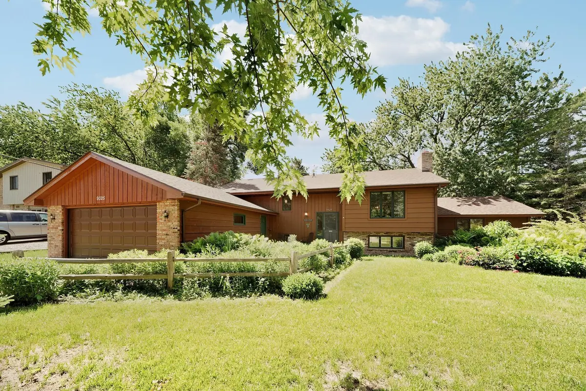 9325 31st AVE N, New Hope, MN 55427