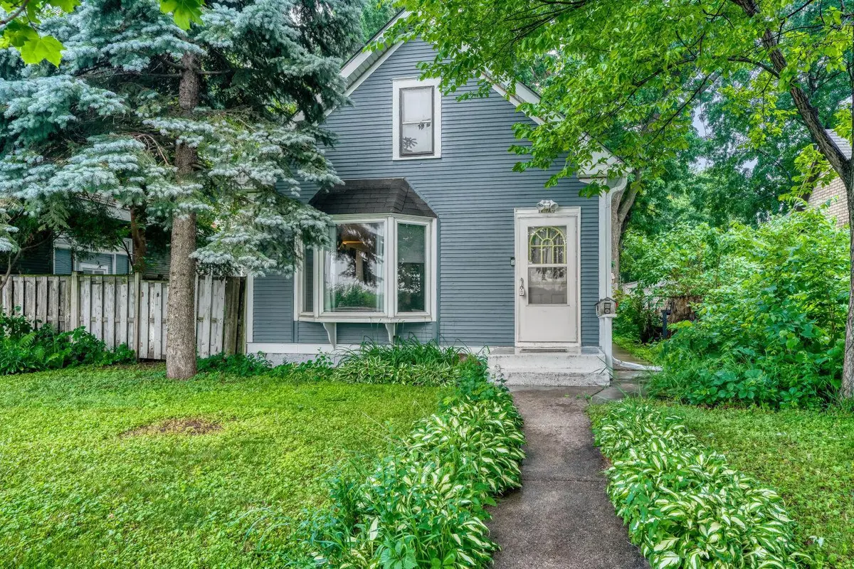 1476 Concordia AVE, Saint Paul, MN 55104